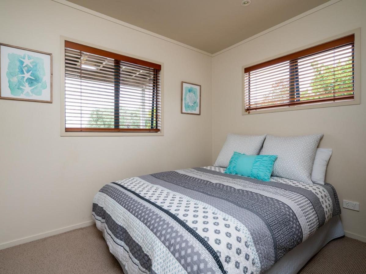 Oceans 8 - Mangawhai Heads Holiday Home Ngoại thất bức ảnh